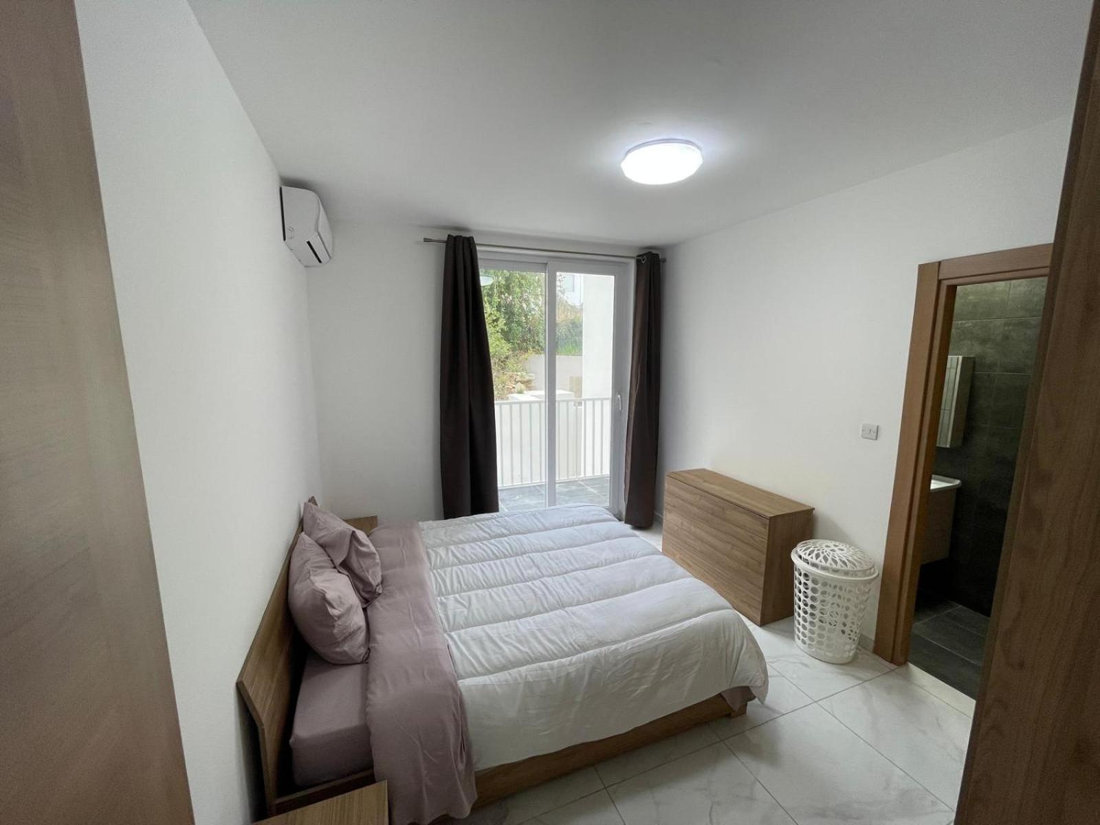 Lovely Near Balluta Bay Rc Apartment San Gwann